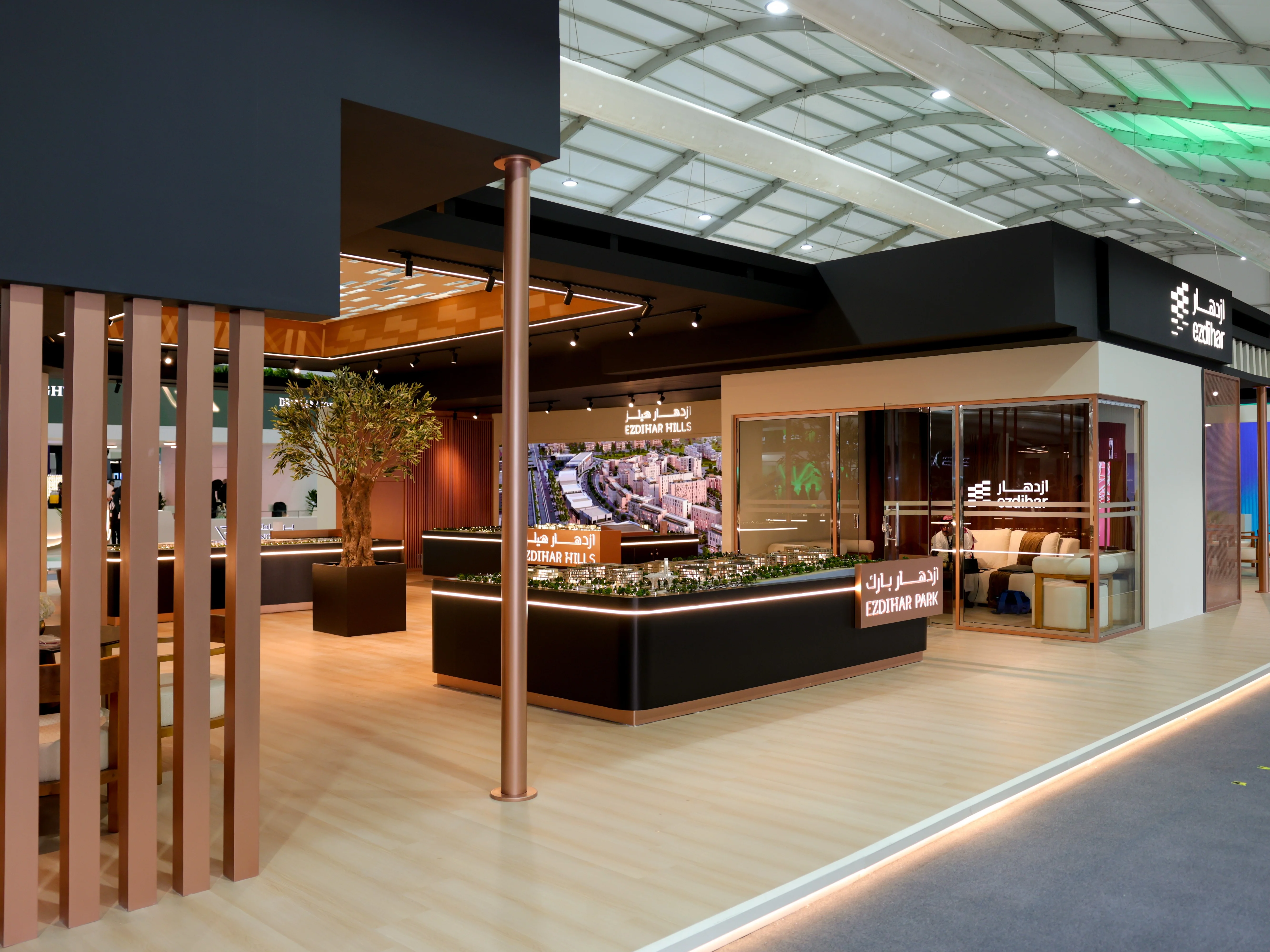 Premium custom exhibition booth design and fabrication by Fath Creative at trade show